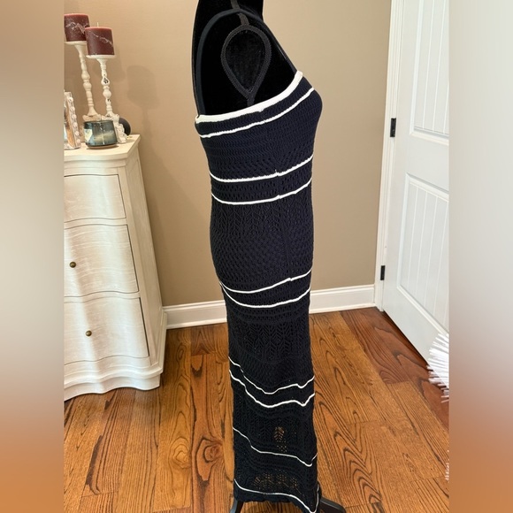 Women’s ABERCROMBIE & FITCH Black & White crocheted maxi dress- Size XS - Picture 5 of 10